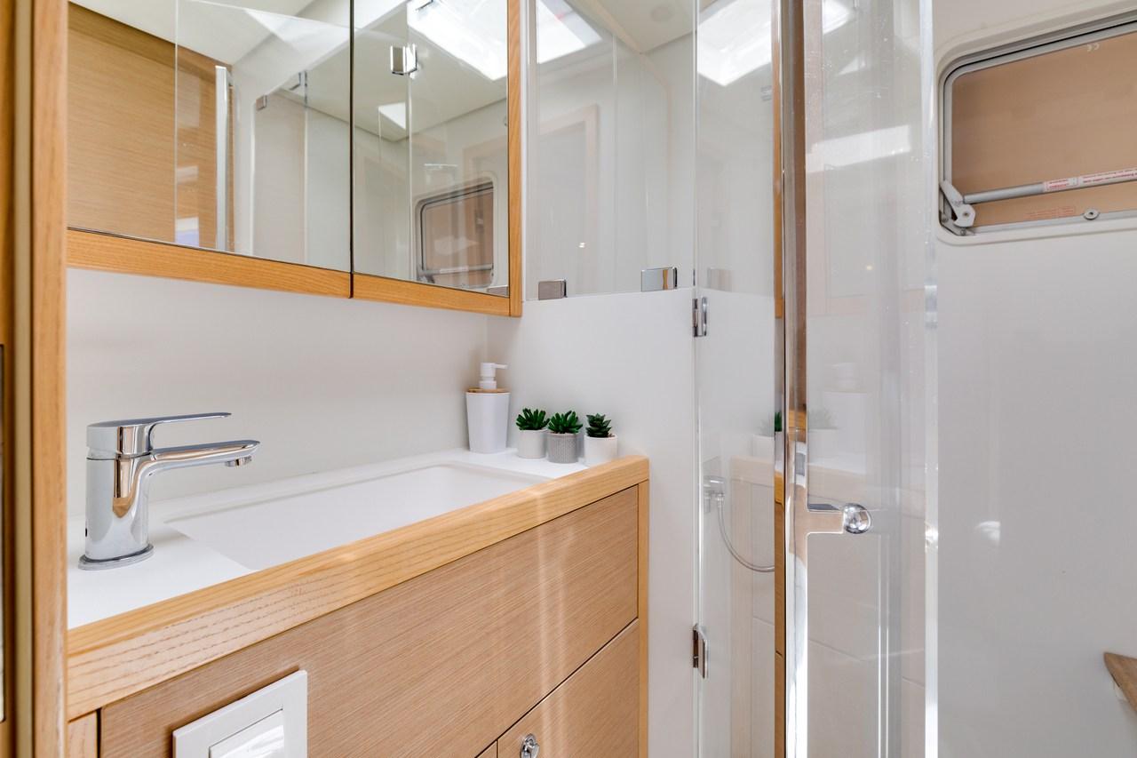 Lagoon 560, picture 35