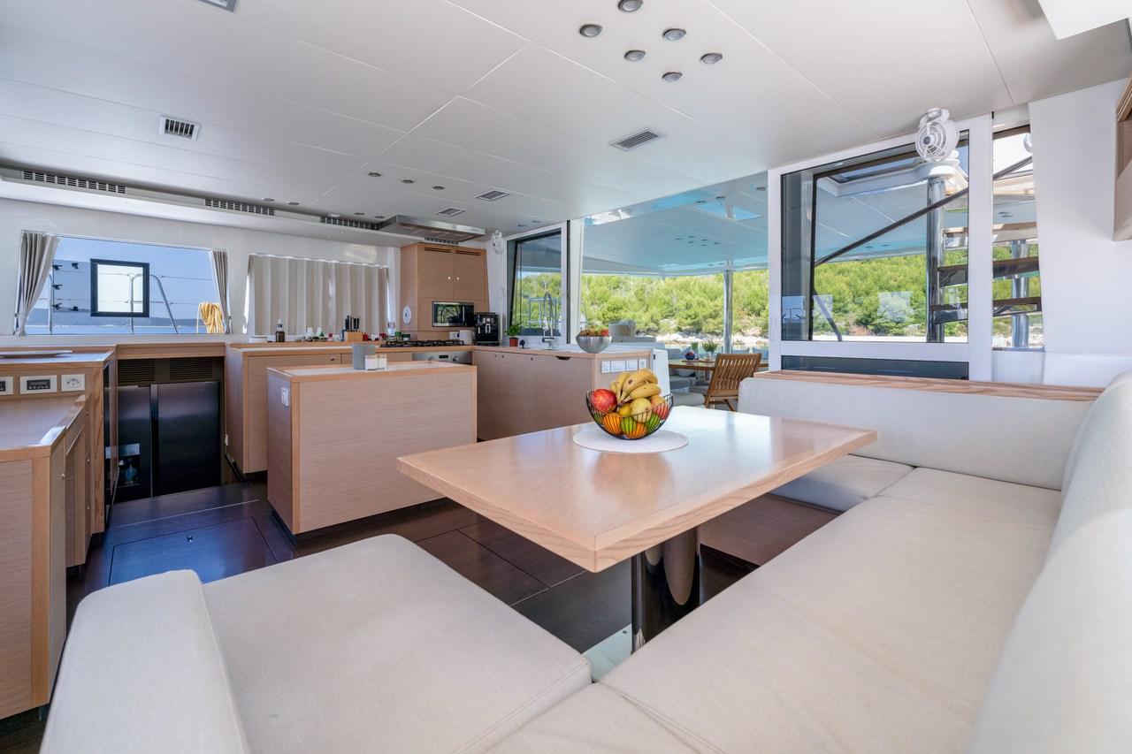 Lagoon 560, picture 22