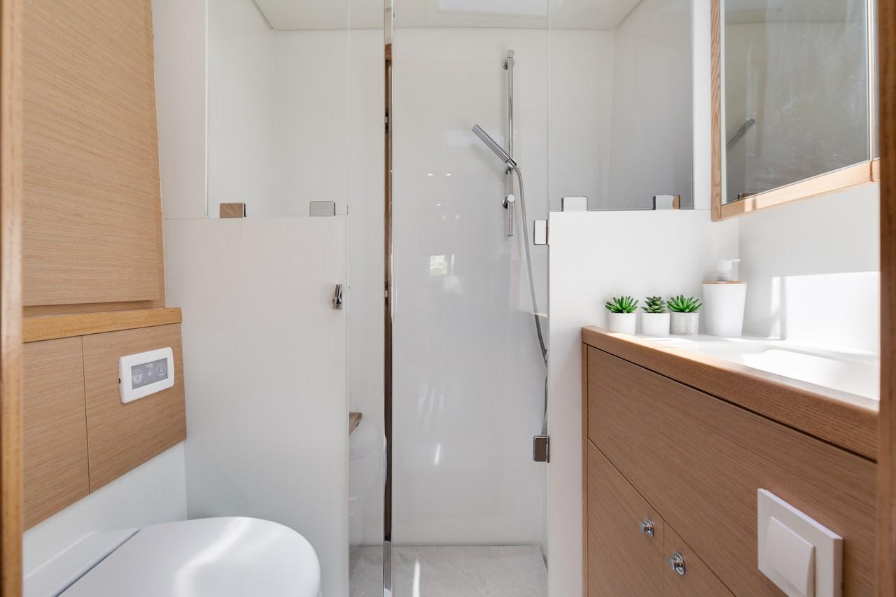 Lagoon 560, picture 37