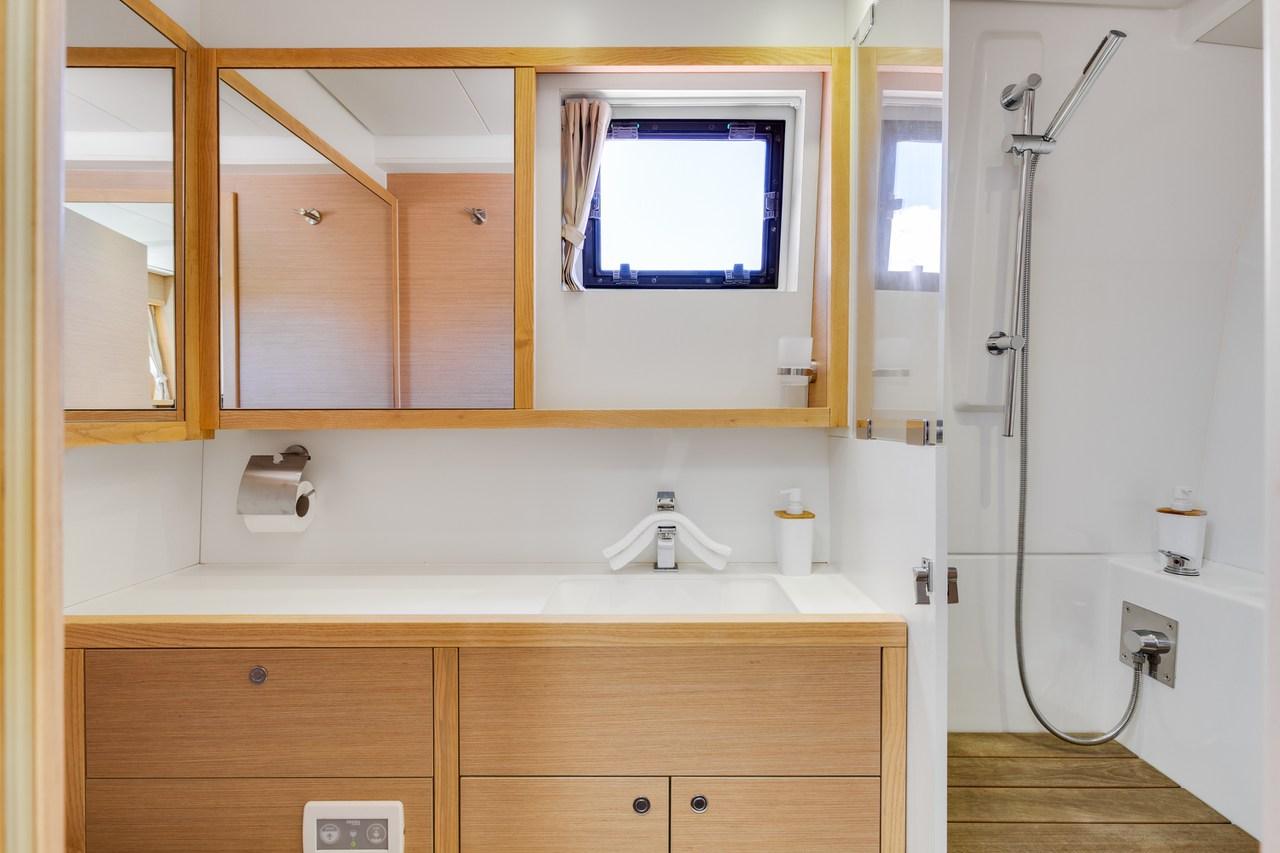 Lagoon 560, picture 36