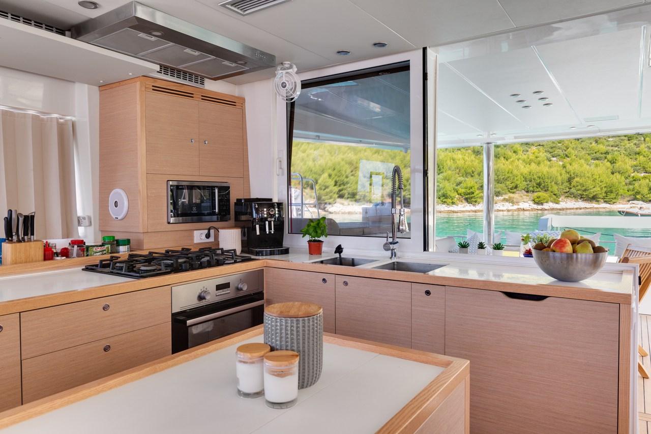 Lagoon 560, picture 24