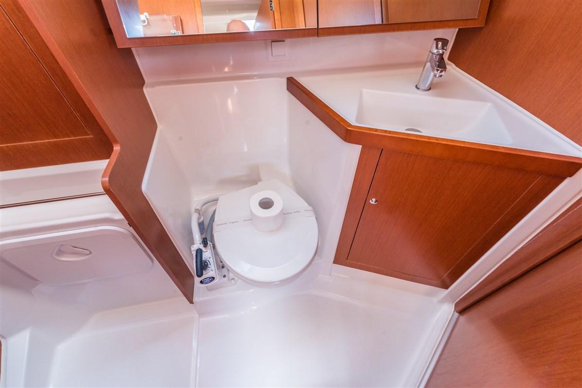 Oceanis 41.1, picture 29