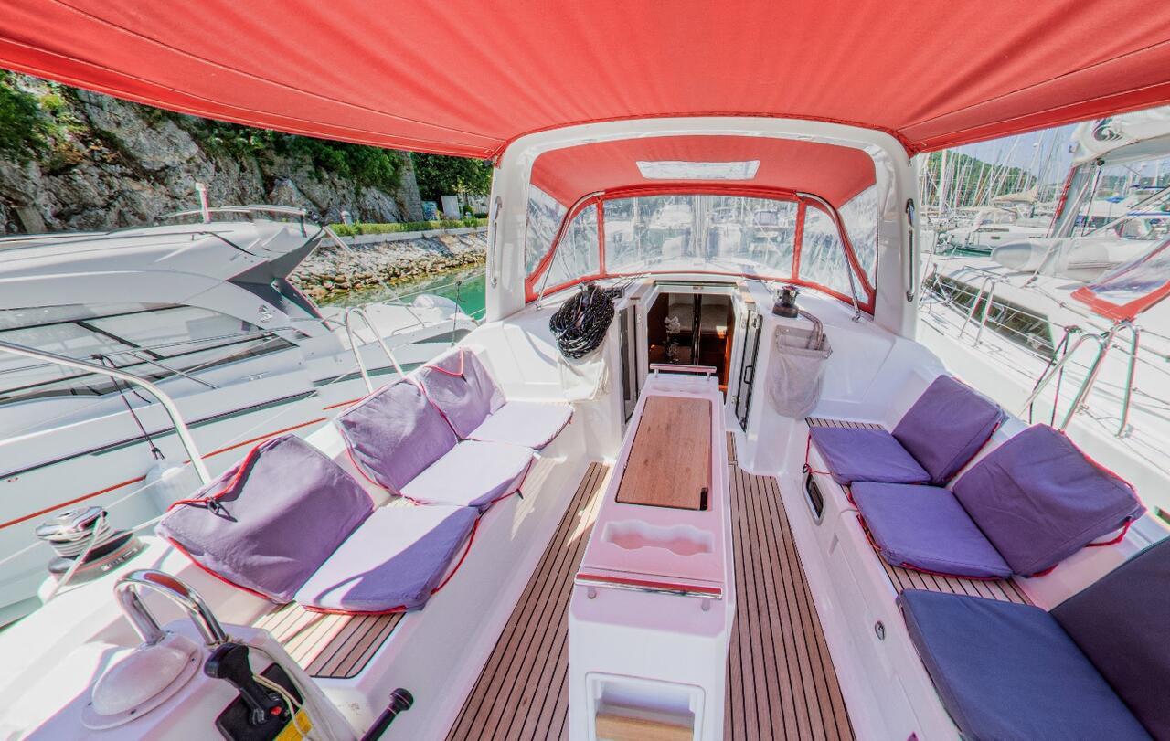 Oceanis 38.1 - Luce, picture 3