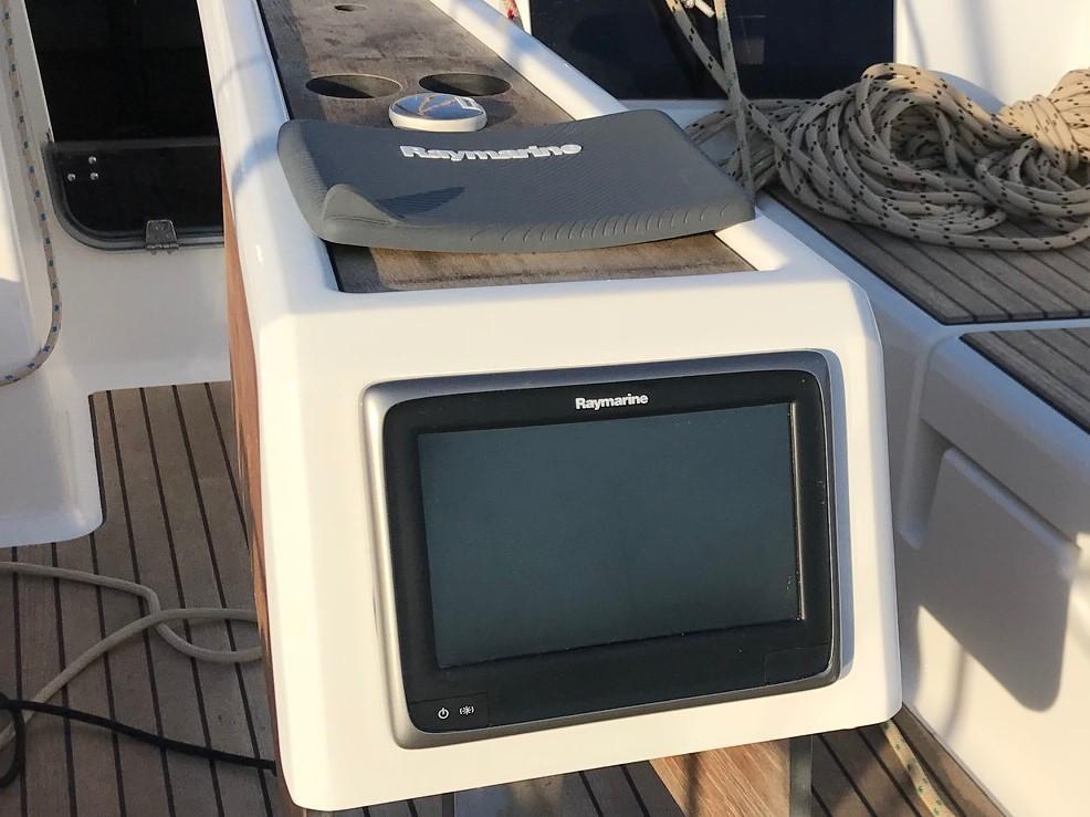 Dufour 382 GL, picture 5