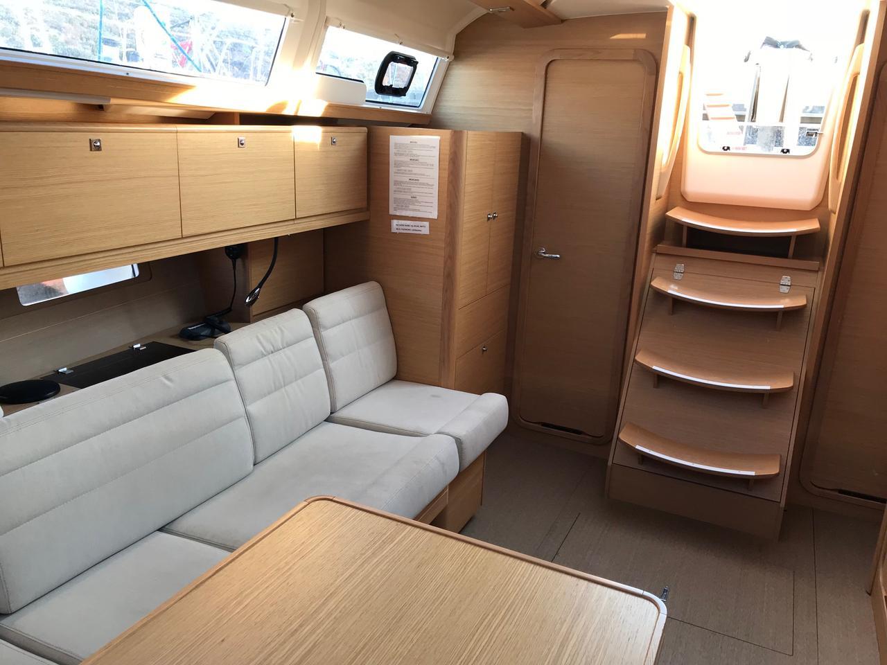 Dufour 382 GL, picture 8