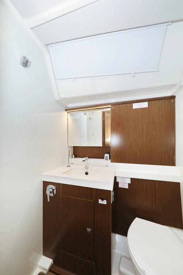 Bavaria C57 - 3 + 1 cab., picture 22