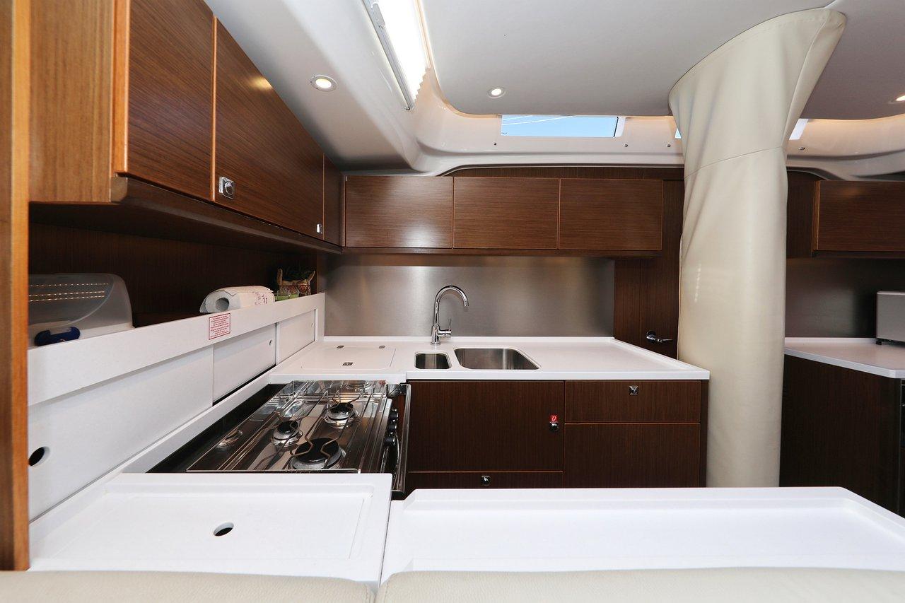 Bavaria C57 - 3 + 1 cab., picture 10