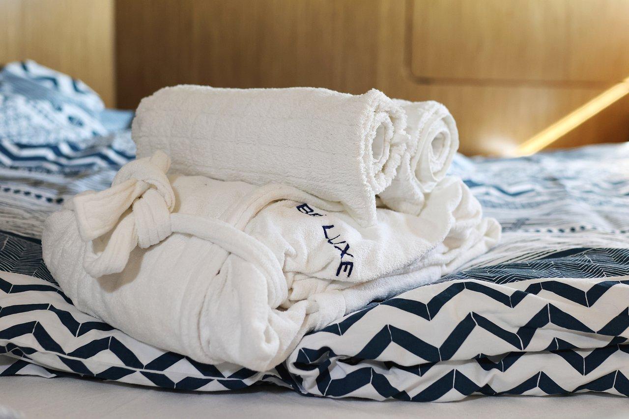 Bavaria C57 - 3 + 1 cab., picture 18