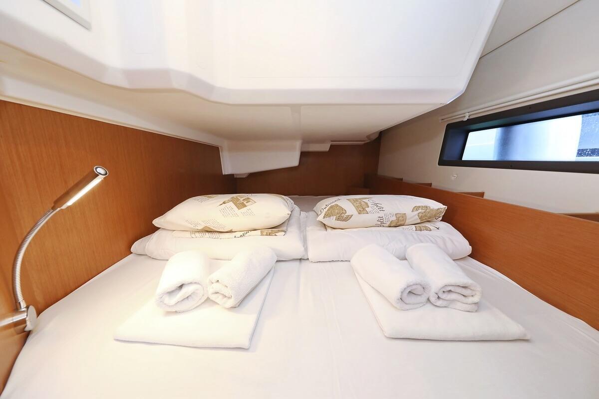 Bavaria C38, picture 18