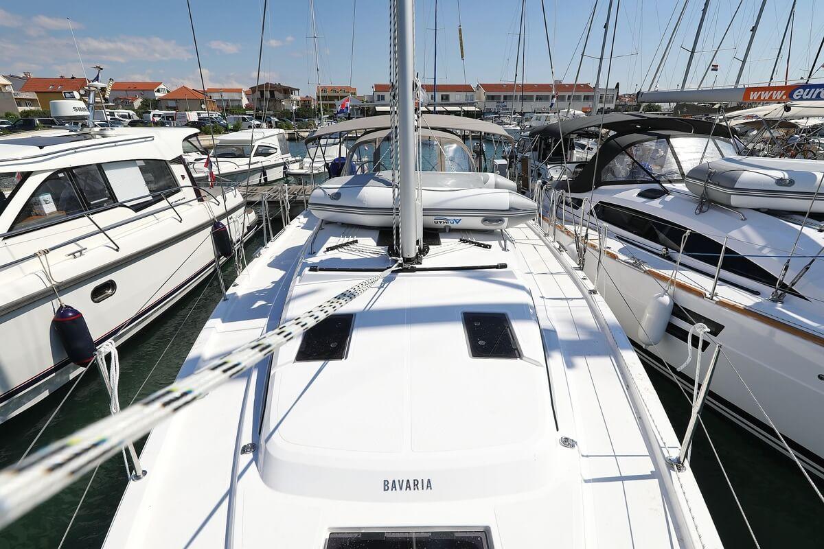 Bavaria C38, picture 9