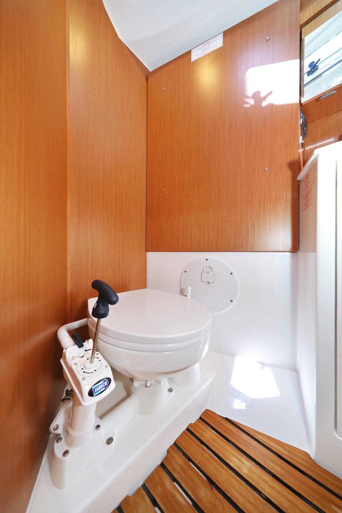 Bavaria C38, picture 20