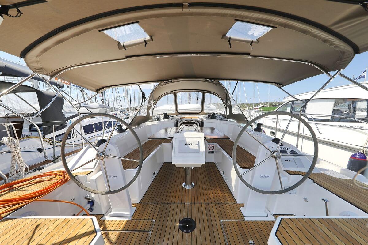 Bavaria C38, picture 4