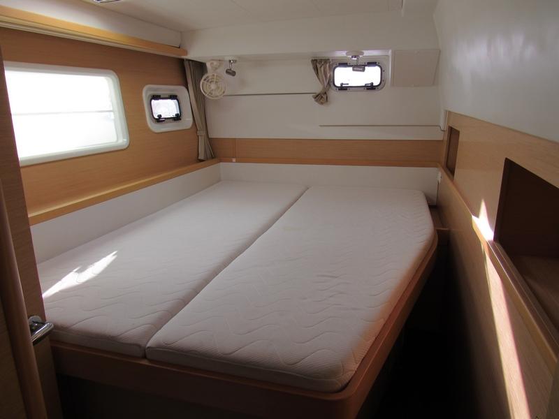 Lagoon 400 S2 - 4 + 2 cab., picture 17