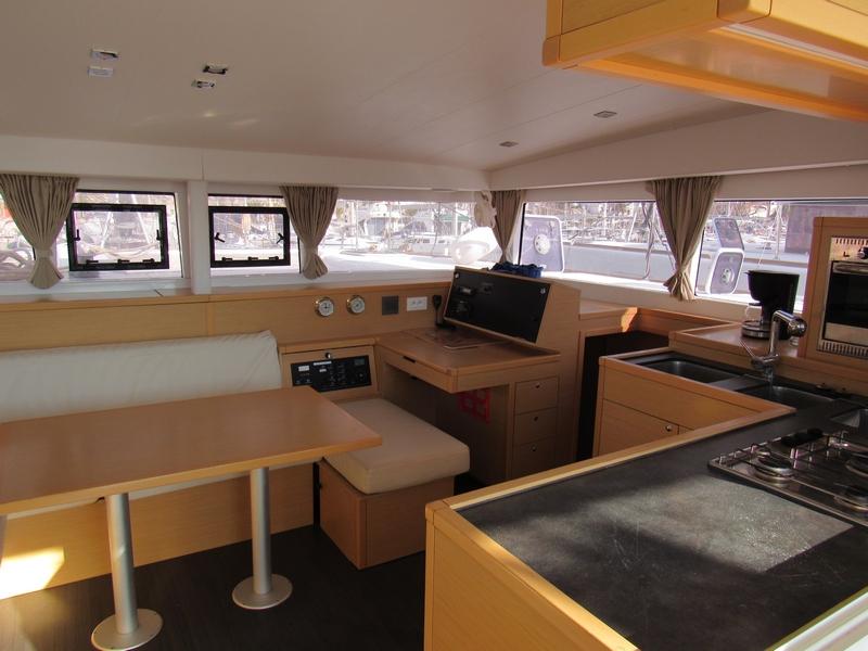 Lagoon 400 S2 - 4 + 2 cab., picture 12