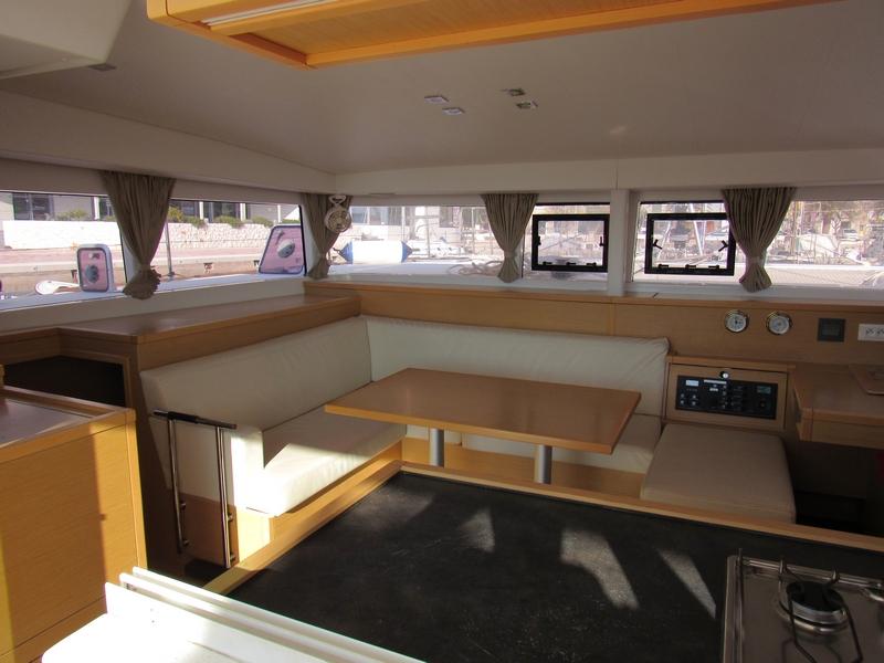 Lagoon 400 S2 - 4 + 2 cab., picture 13