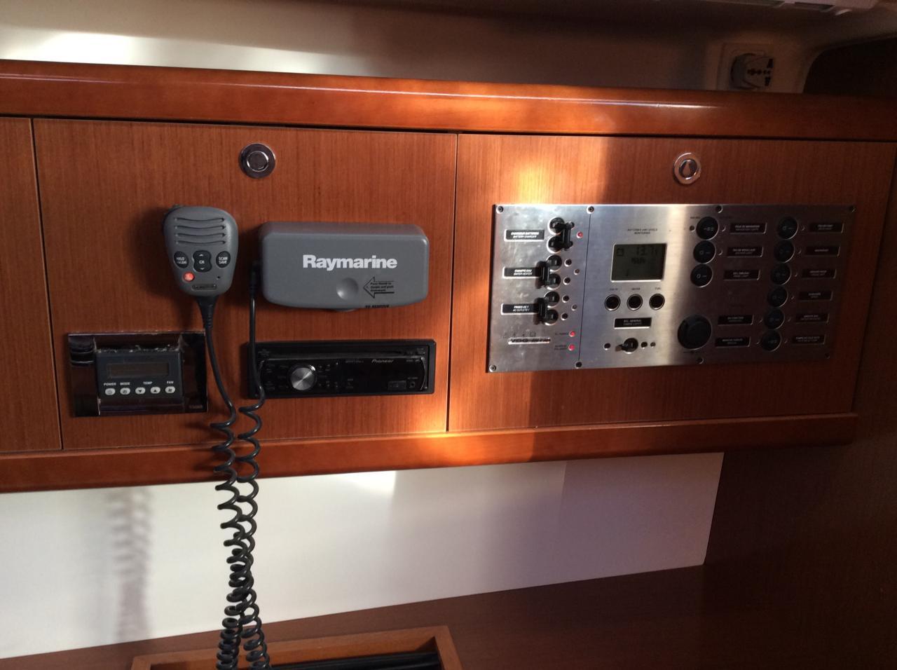 Oceanis 43, picture 10