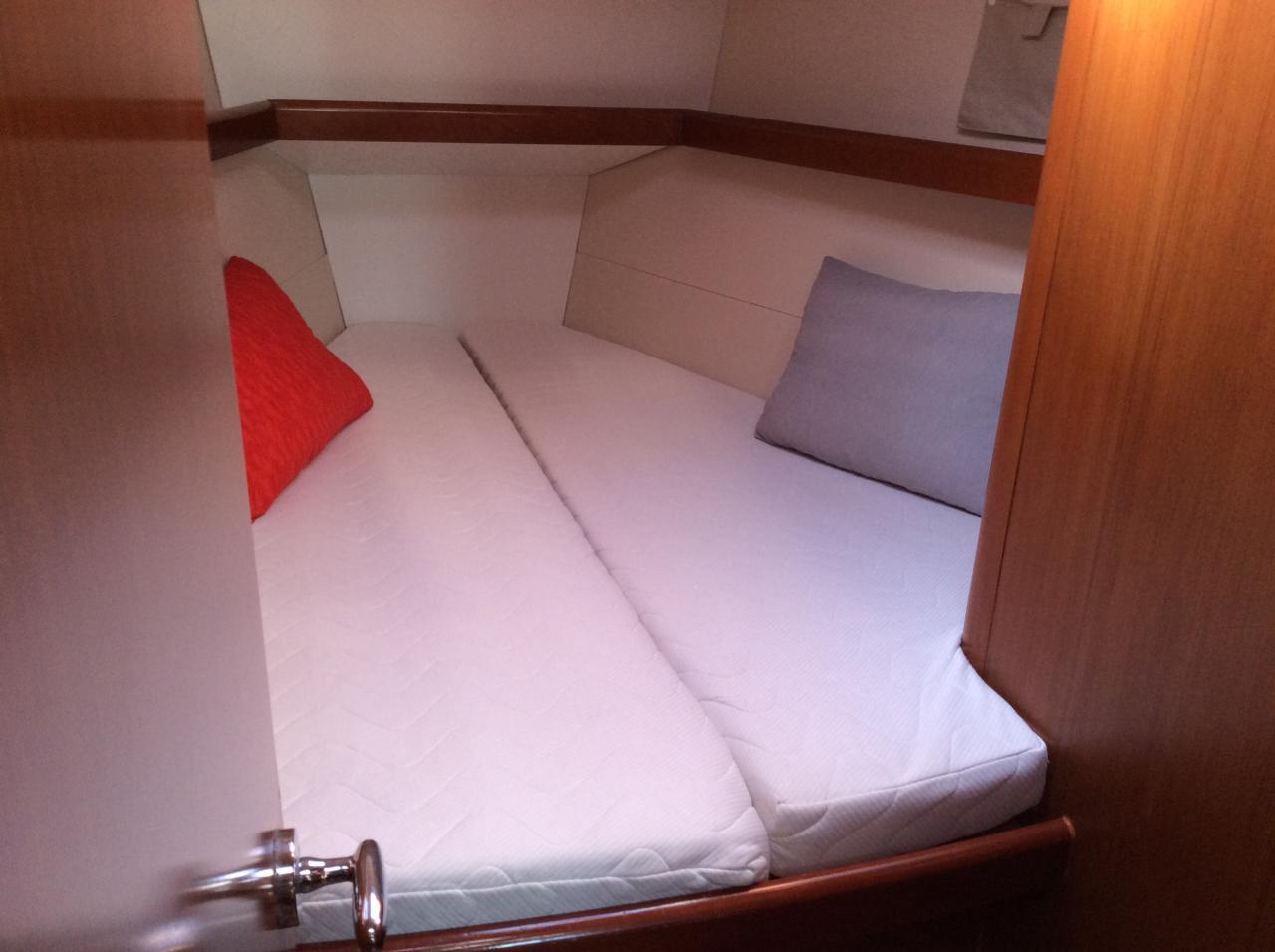 Oceanis 43, picture 11