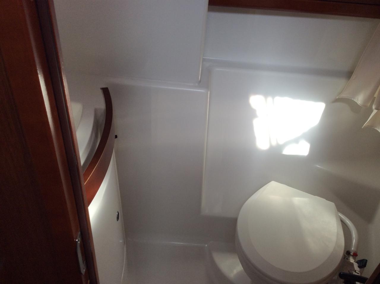 Oceanis 43, picture 16