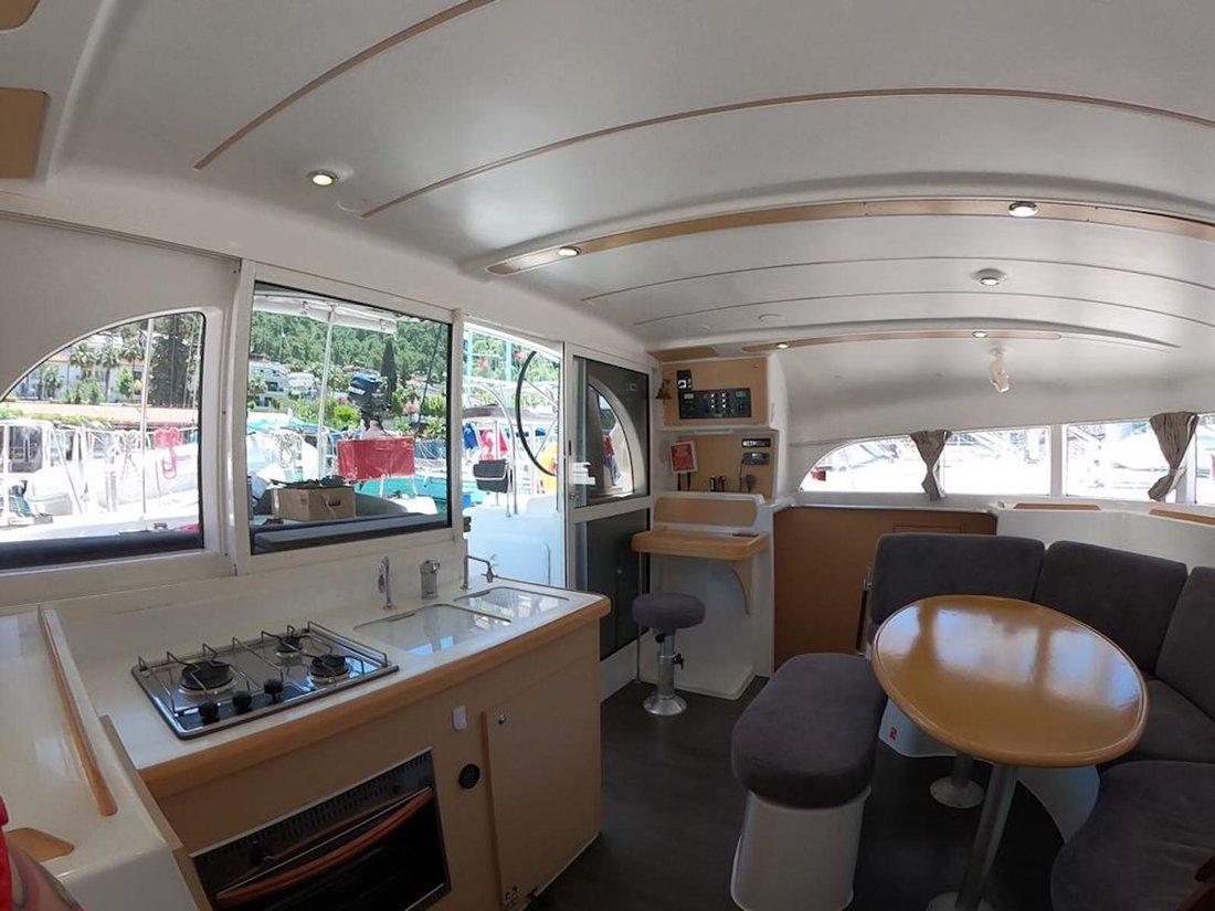 Lagoon 380 - 4 + 2 cab., picture 7