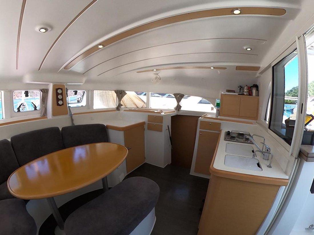 Lagoon 380 - 4 + 2 cab., picture 6