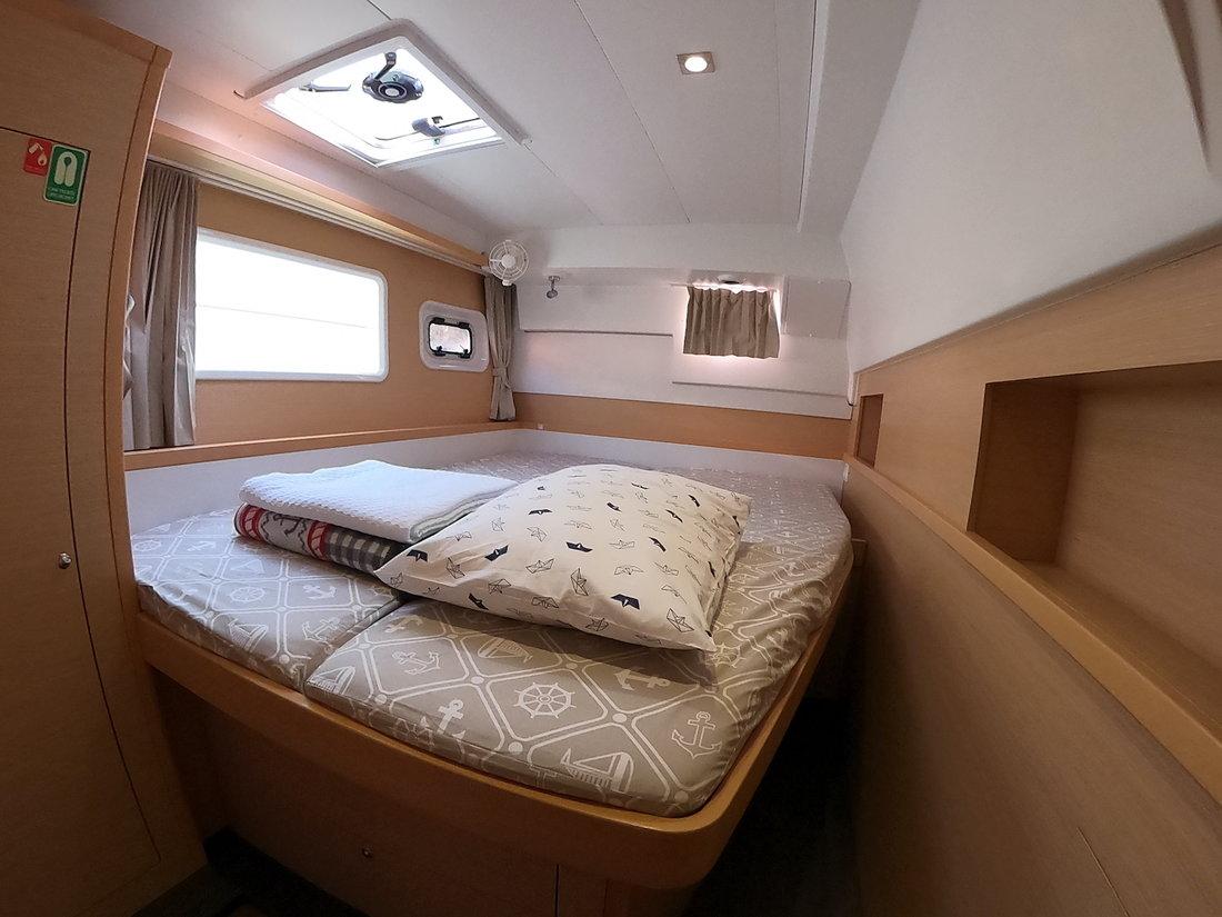 Lagoon 400 S2 - 4 + 2 cab., picture 17