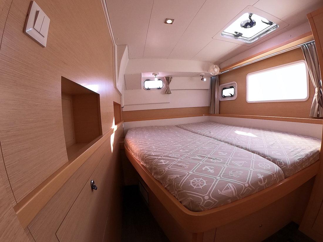 Lagoon 400 S2 - 4 + 2 cab., picture 18