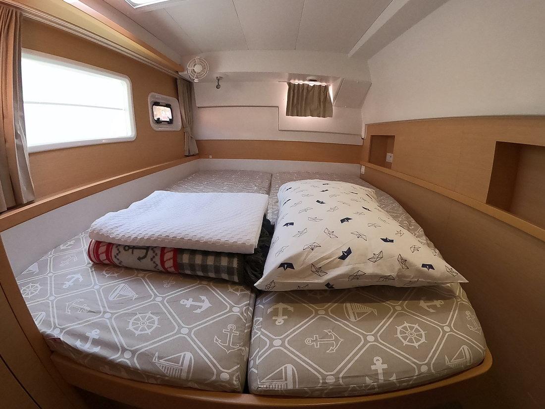 Lagoon 400 S2 - 4 + 2 cab., picture 16