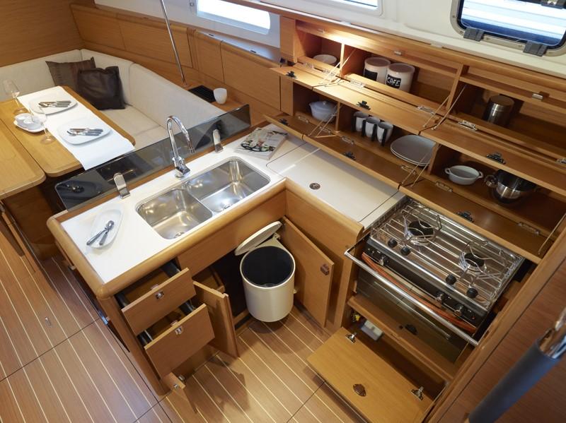 Sun Odyssey 389, picture 7