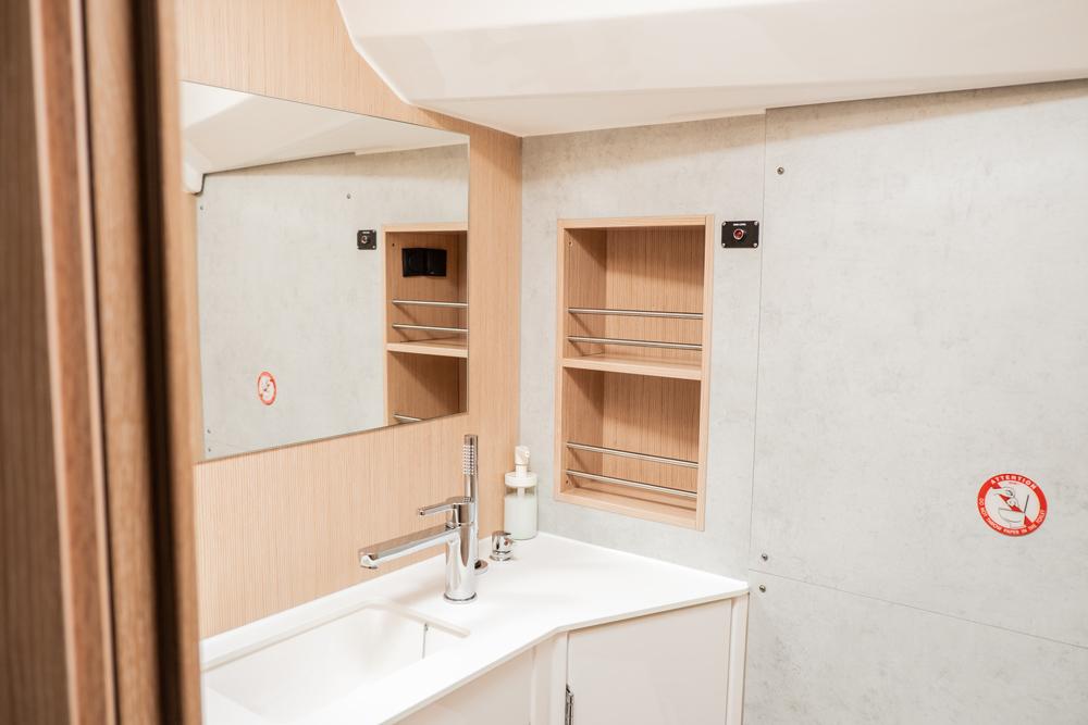 Bavaria C42, picture 20