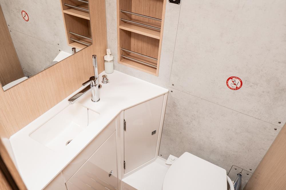 Bavaria C42, picture 19