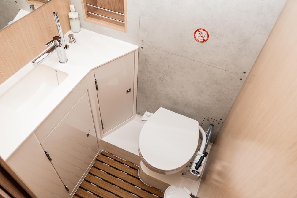 Bavaria C42, picture 21