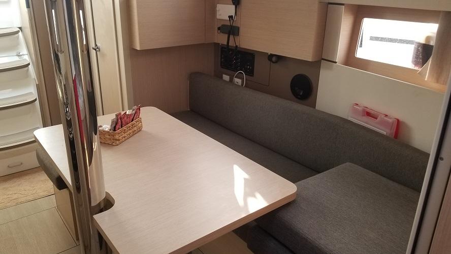 Oceanis 38.1, picture 11