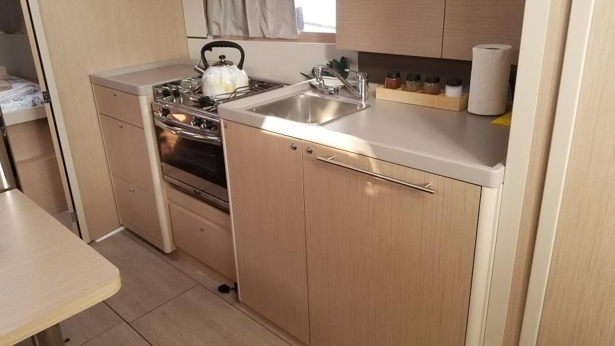 Oceanis 38.1, picture 13