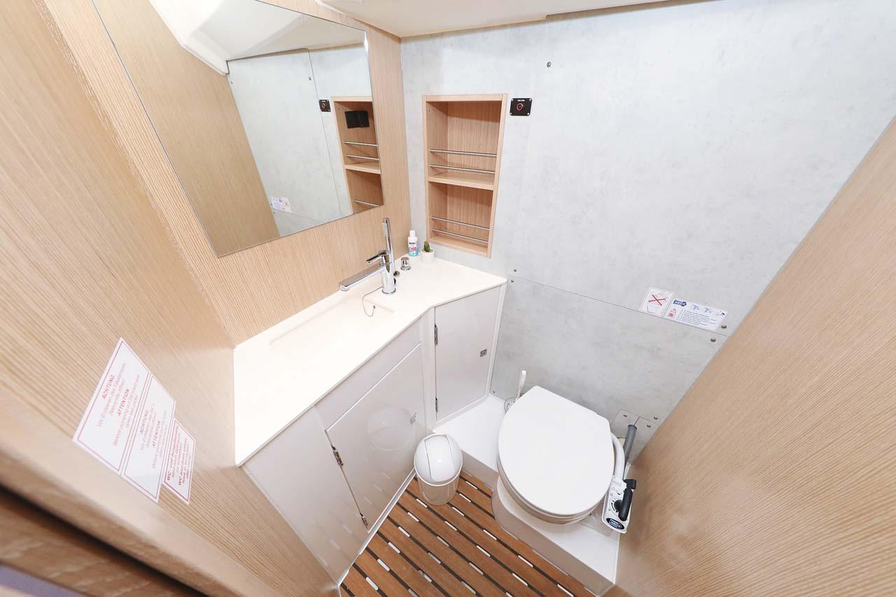 Bavaria C42 Style, picture 30