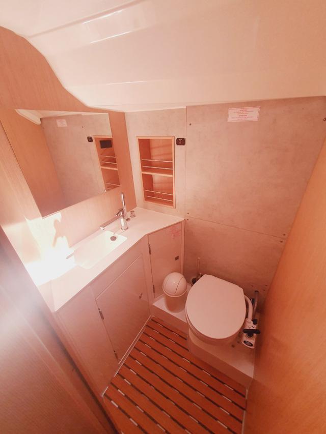 Bavaria C42 Style, picture 16