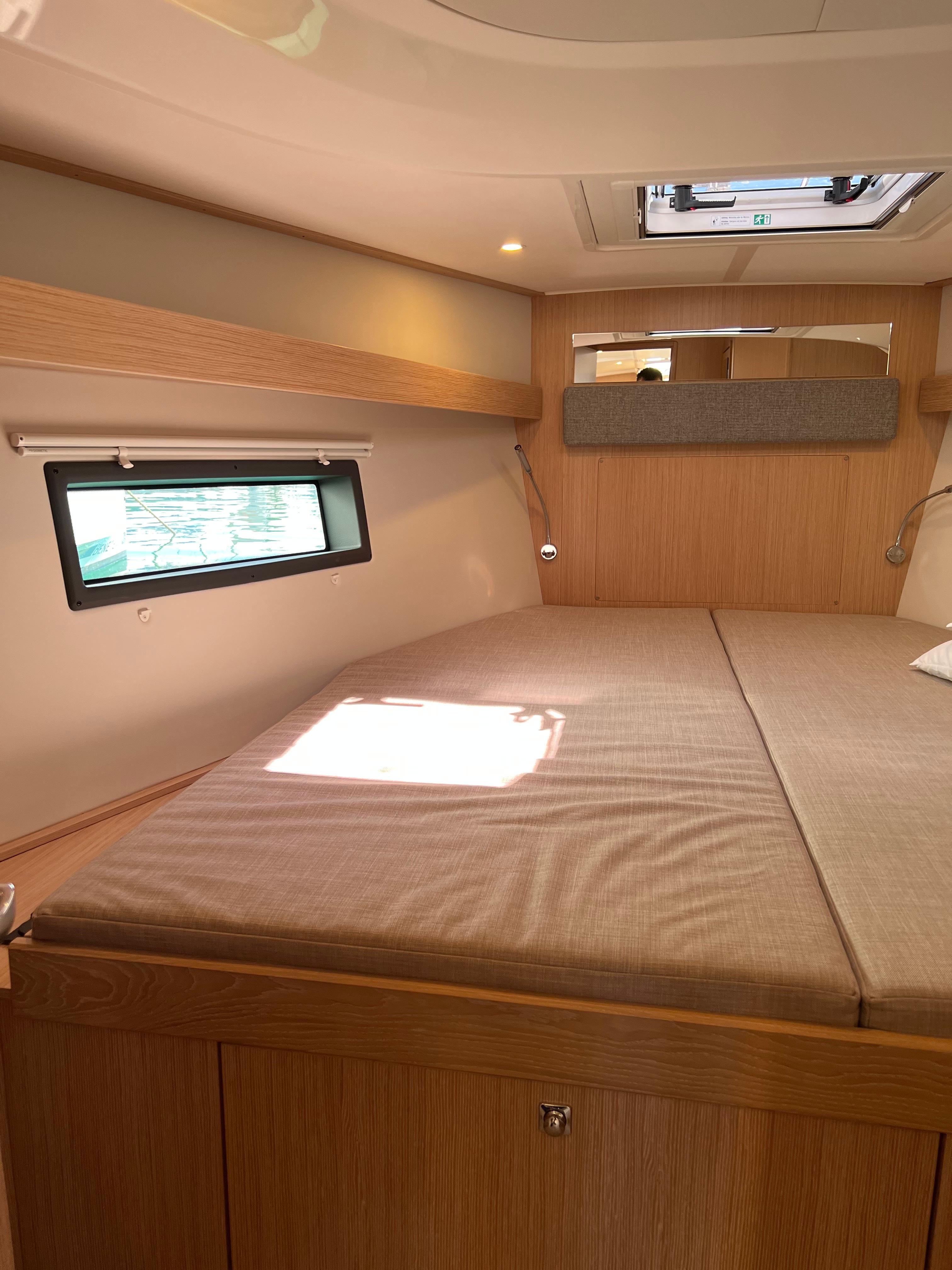 Bavaria C42, picture 12