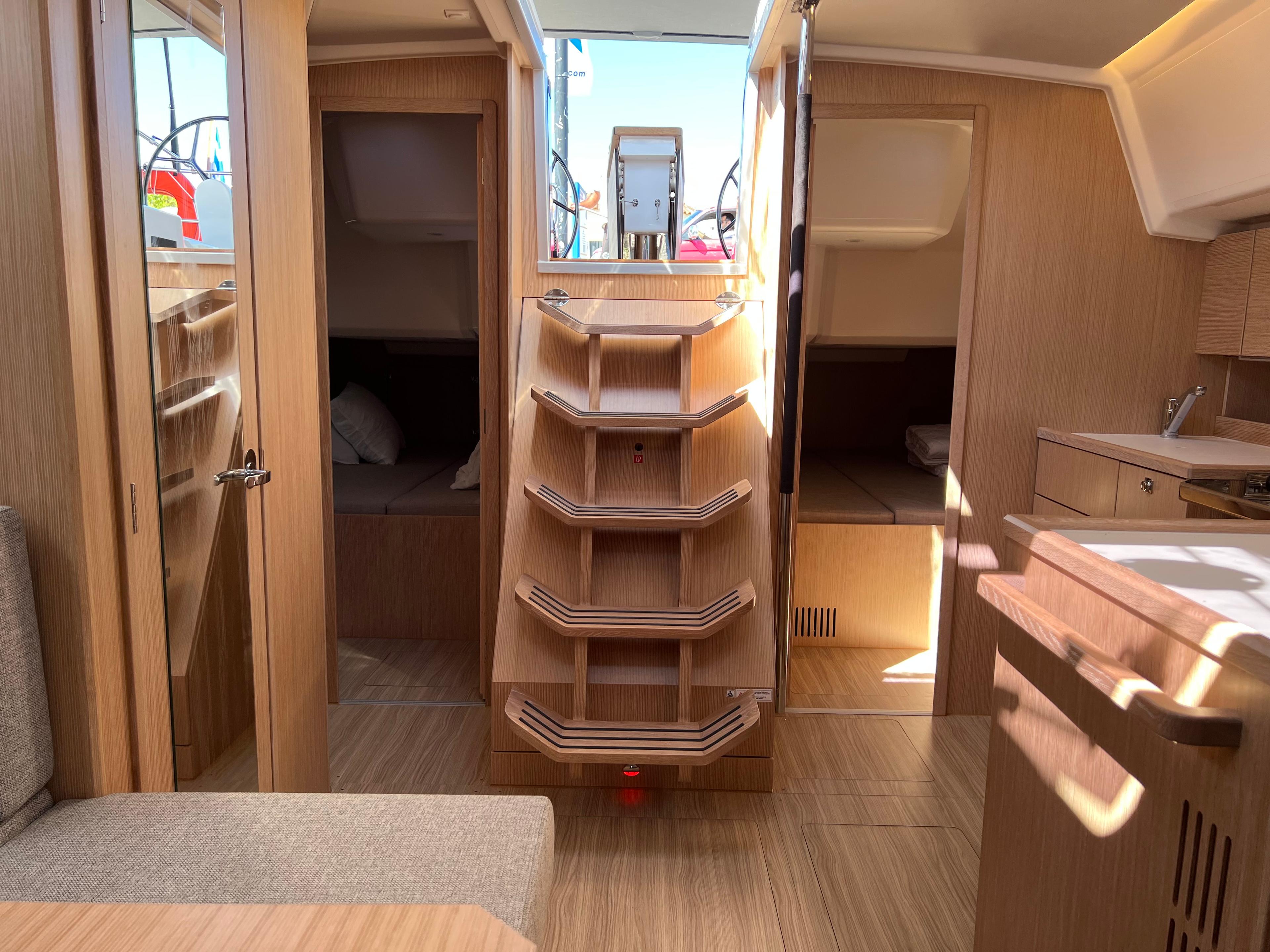 Bavaria C42, picture 10