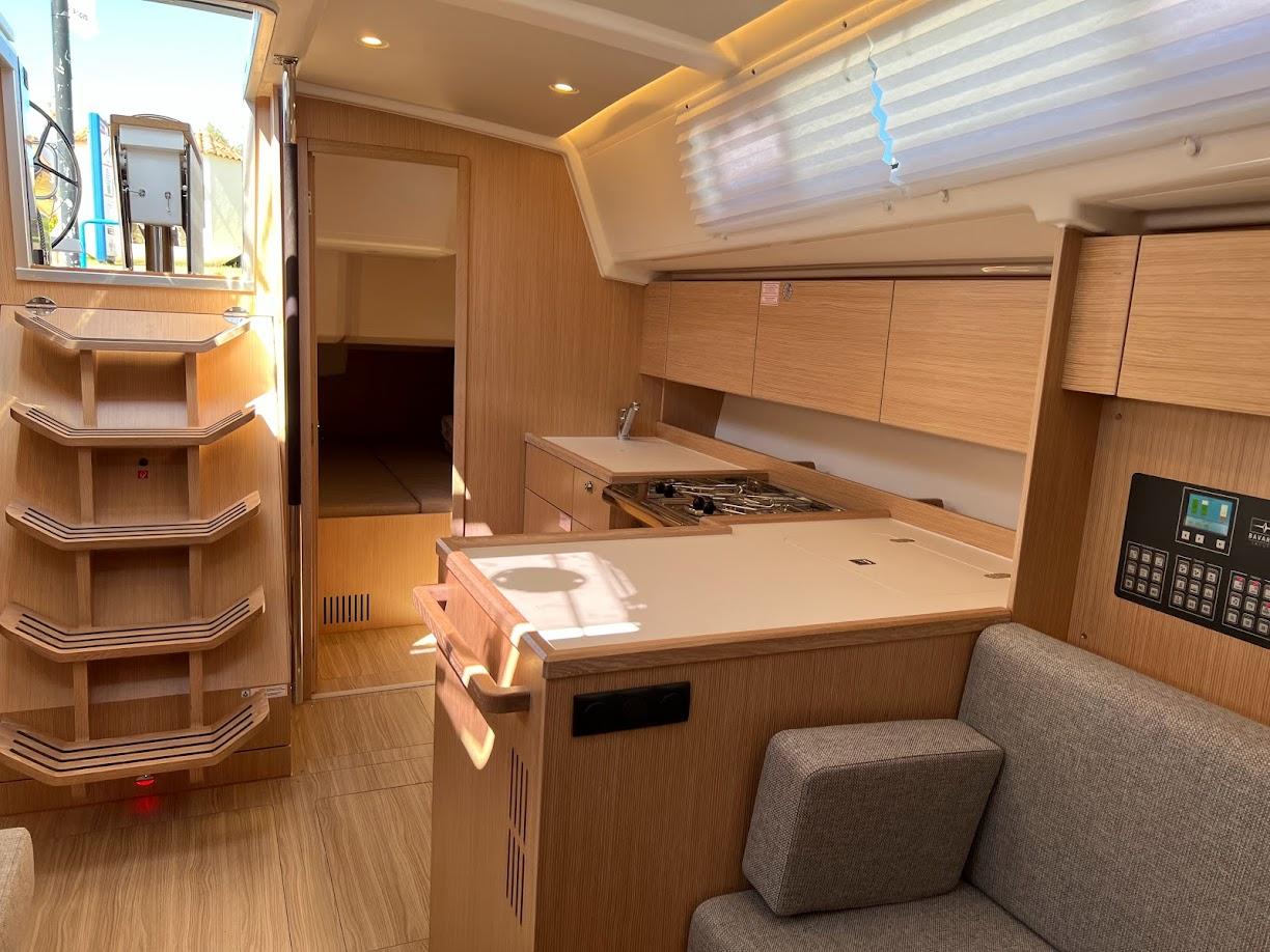 Bavaria C42, picture 9