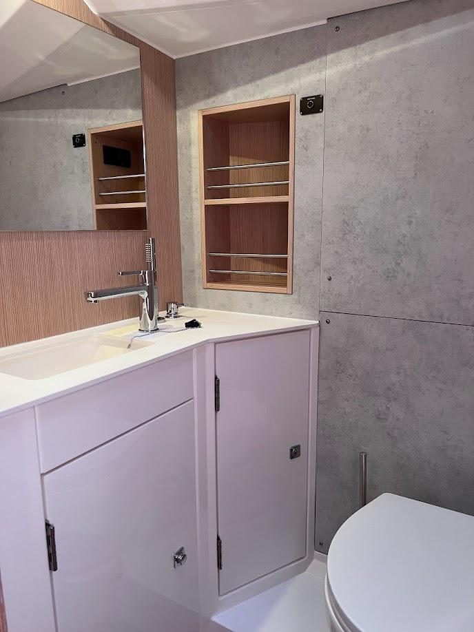 Bavaria C42, picture 14