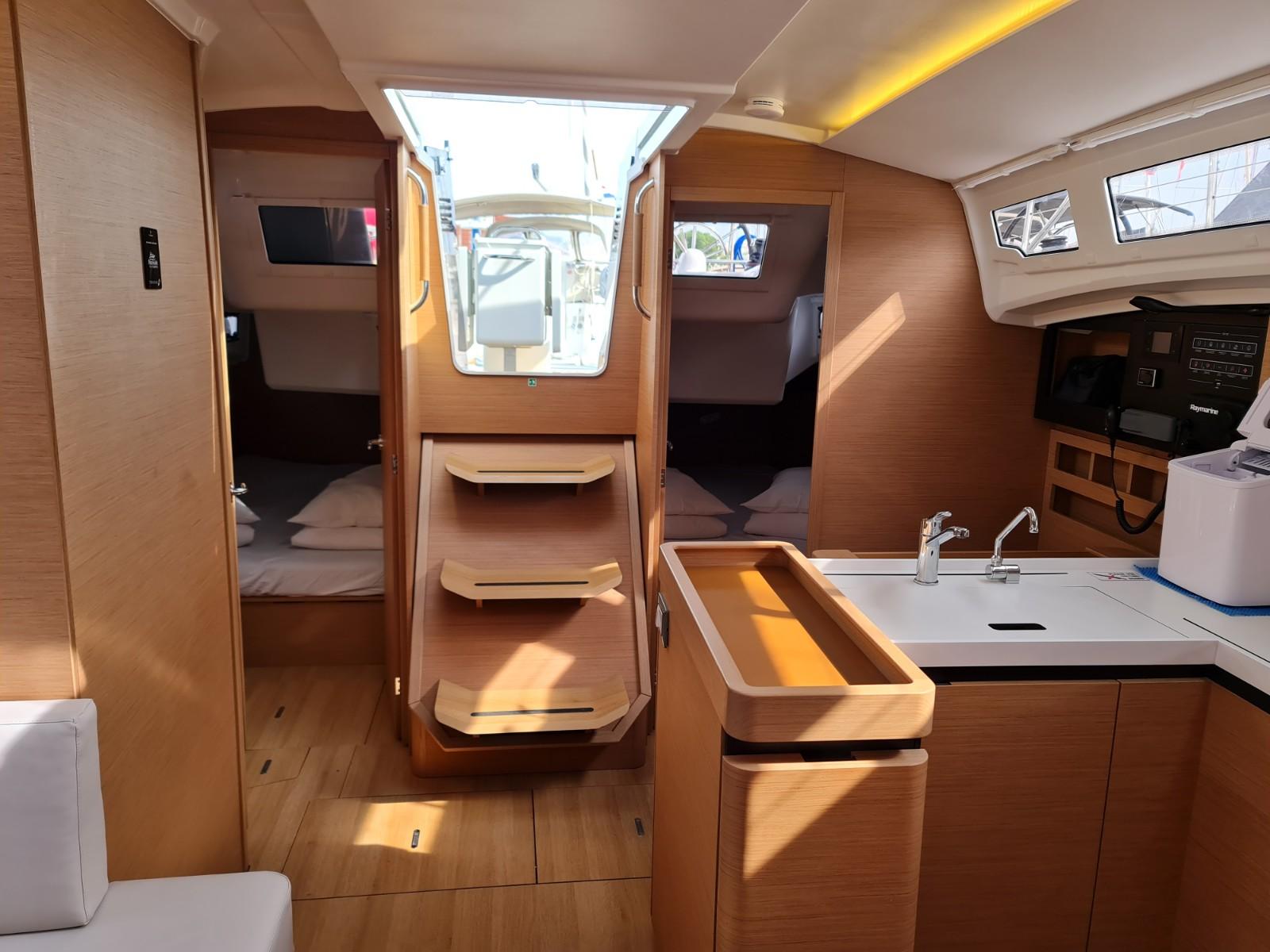 Sun Odyssey 410 - 3 cab., picture 3