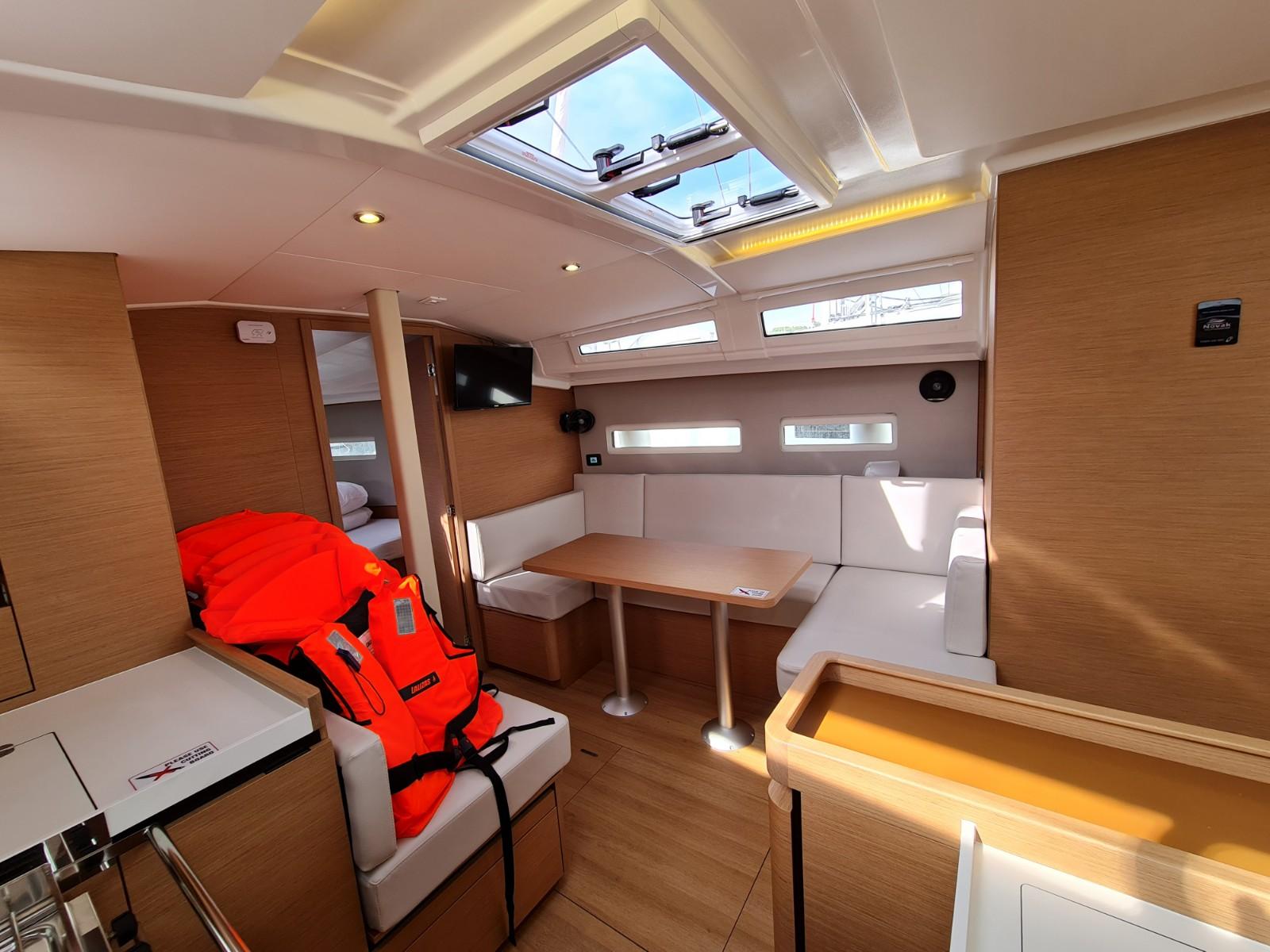 Sun Odyssey 410 - 3 cab., picture 6