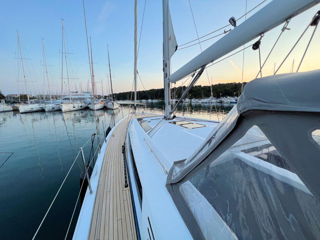 Oceanis 51.1, picture 19