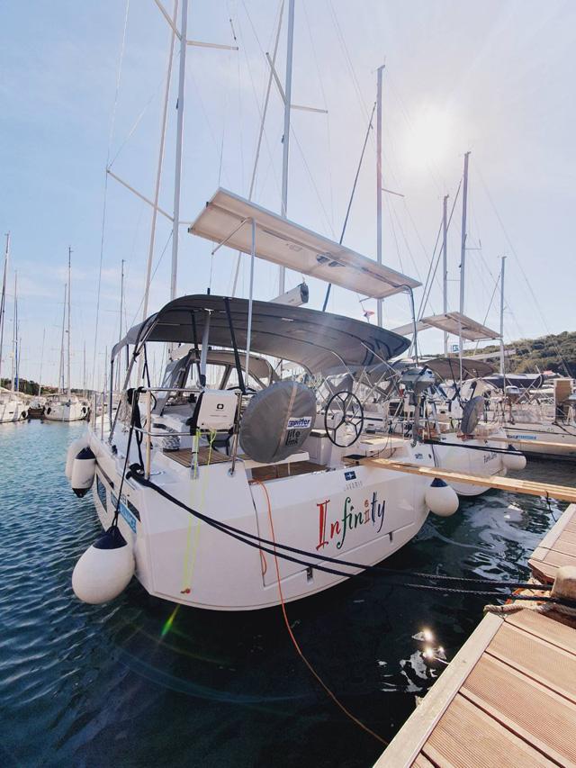 Bavaria C38, picture 3