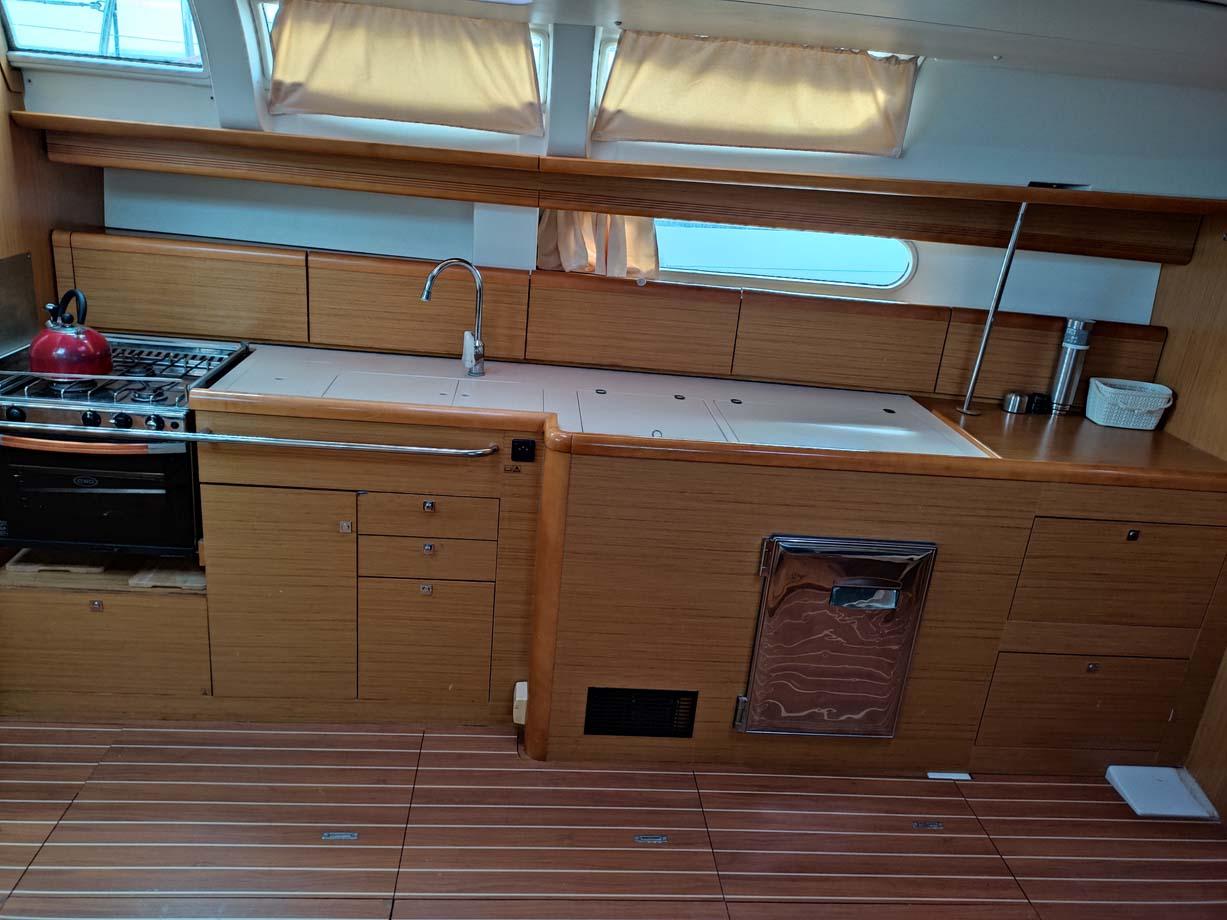 Sun Odyssey 44i - 3 cab., picture 7