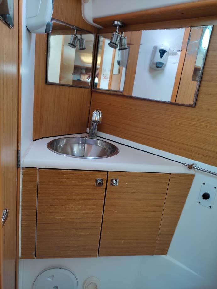 Sun Odyssey 44i - 3 cab., picture 17