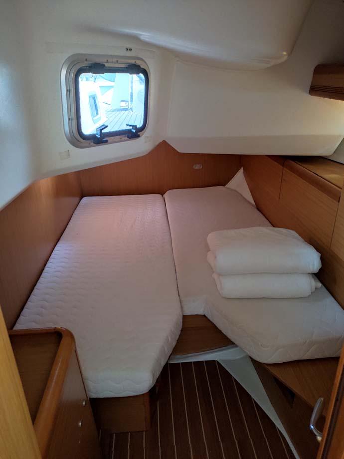 Sun Odyssey 44i - 3 cab., picture 12