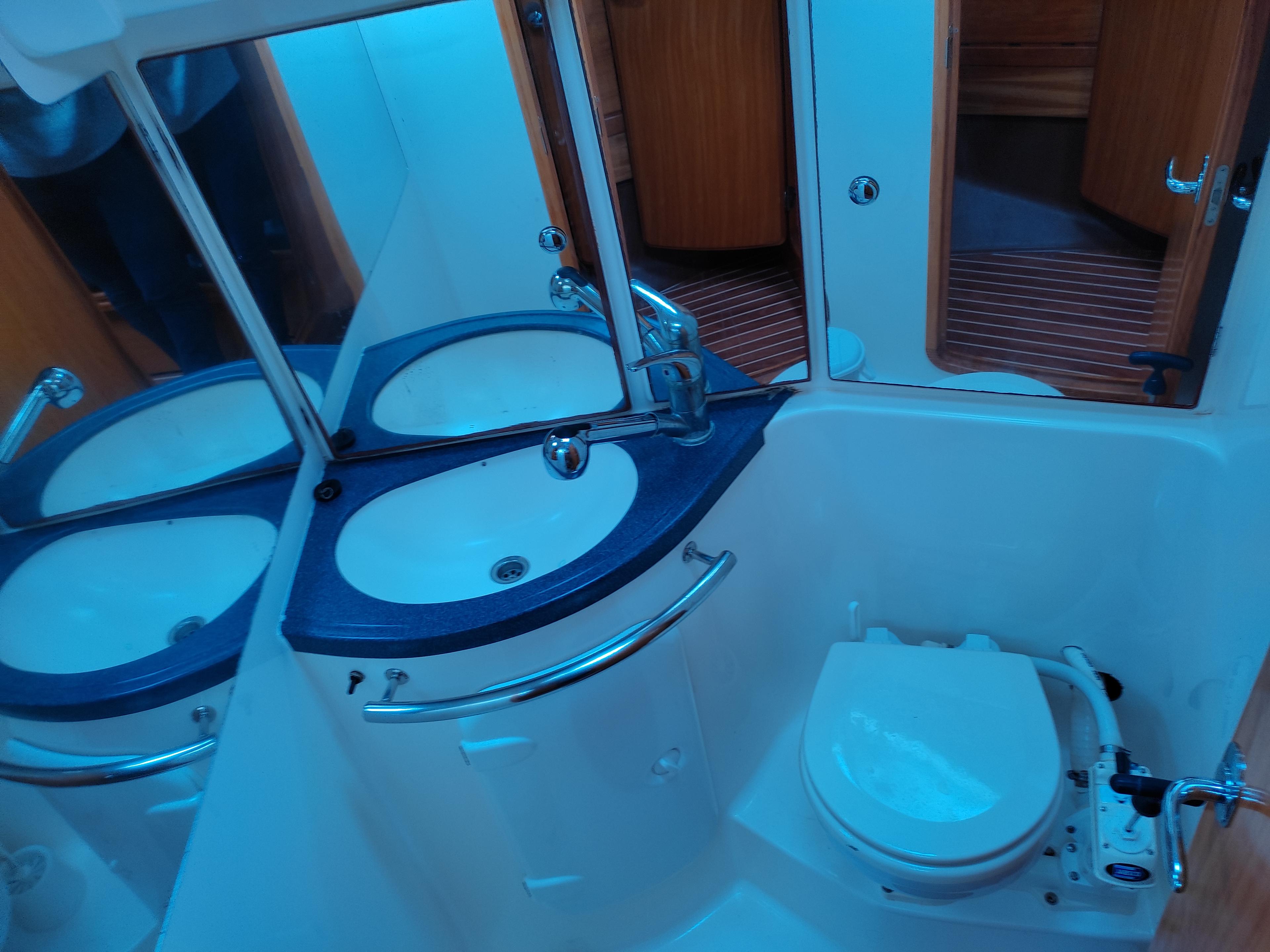 Bavaria 37 Cruiser, picture 8