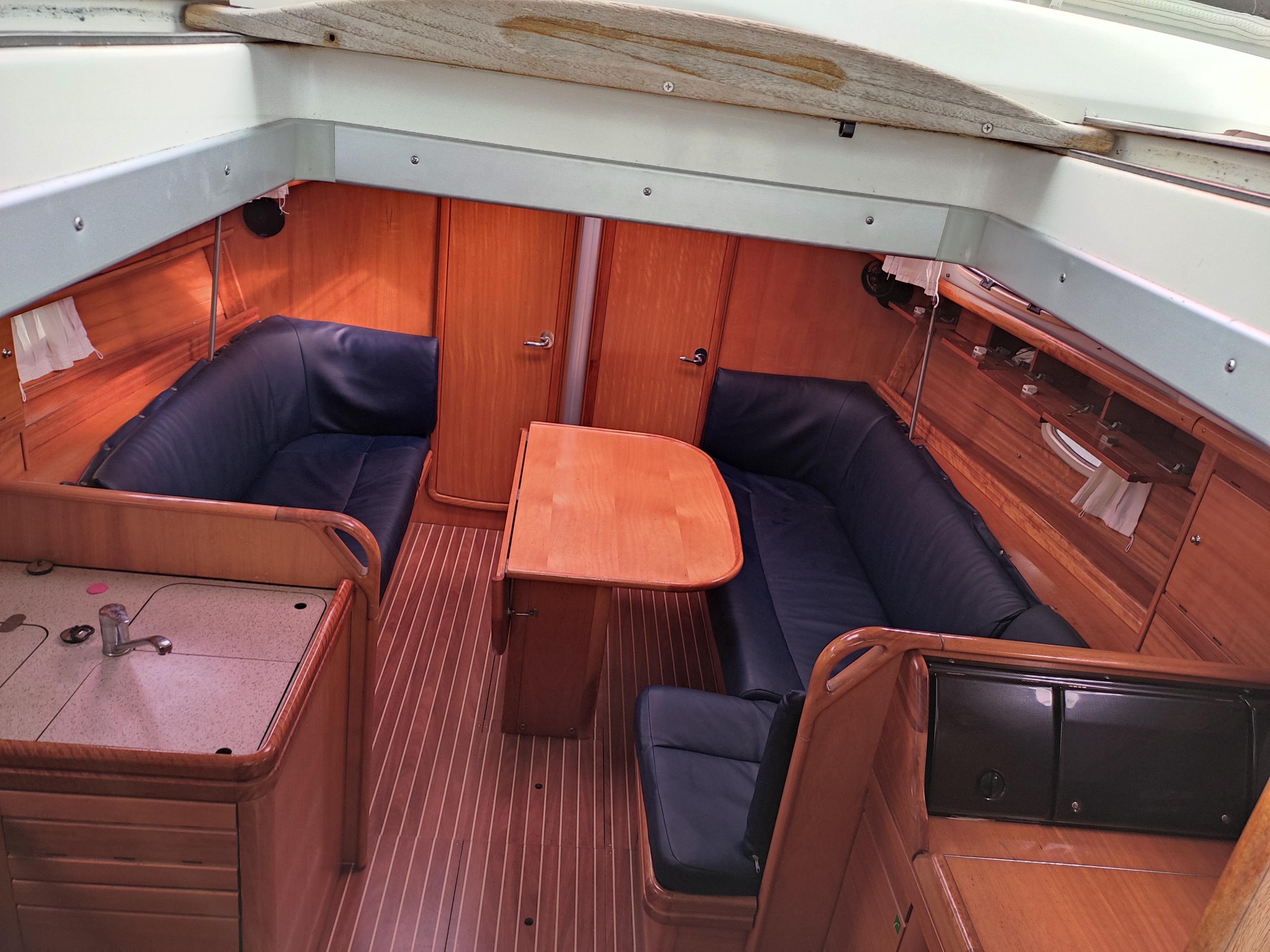 Bavaria 37 Cruiser, picture 5