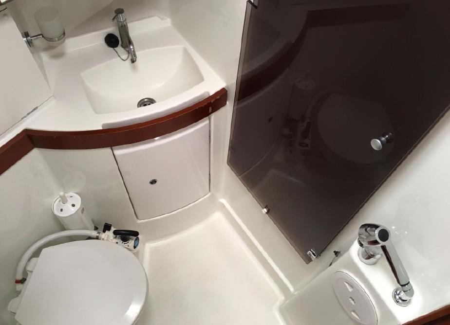 Oceanis 43, picture 9