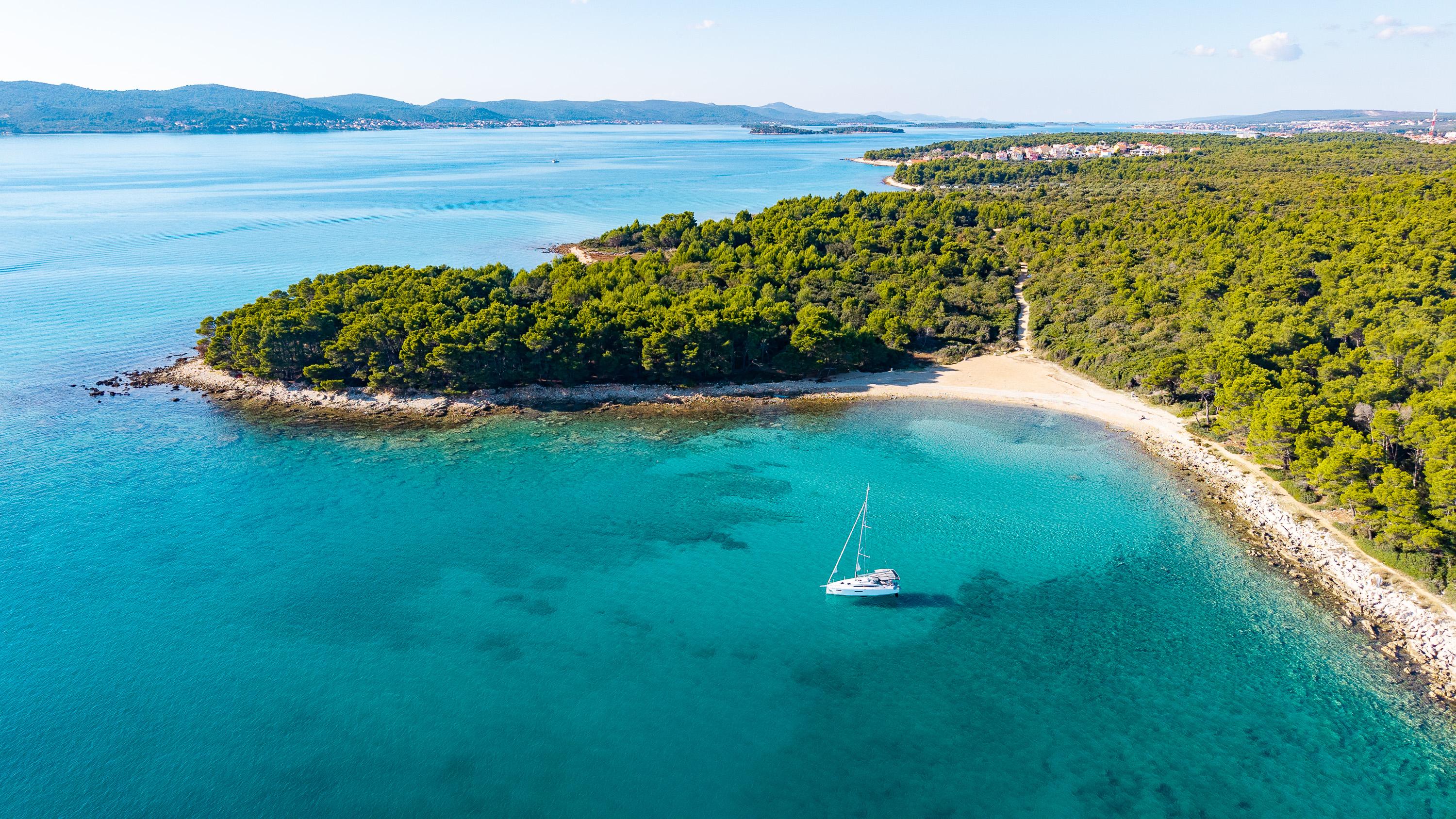 Sun Odyssey 380 - 3 cab., picture 4